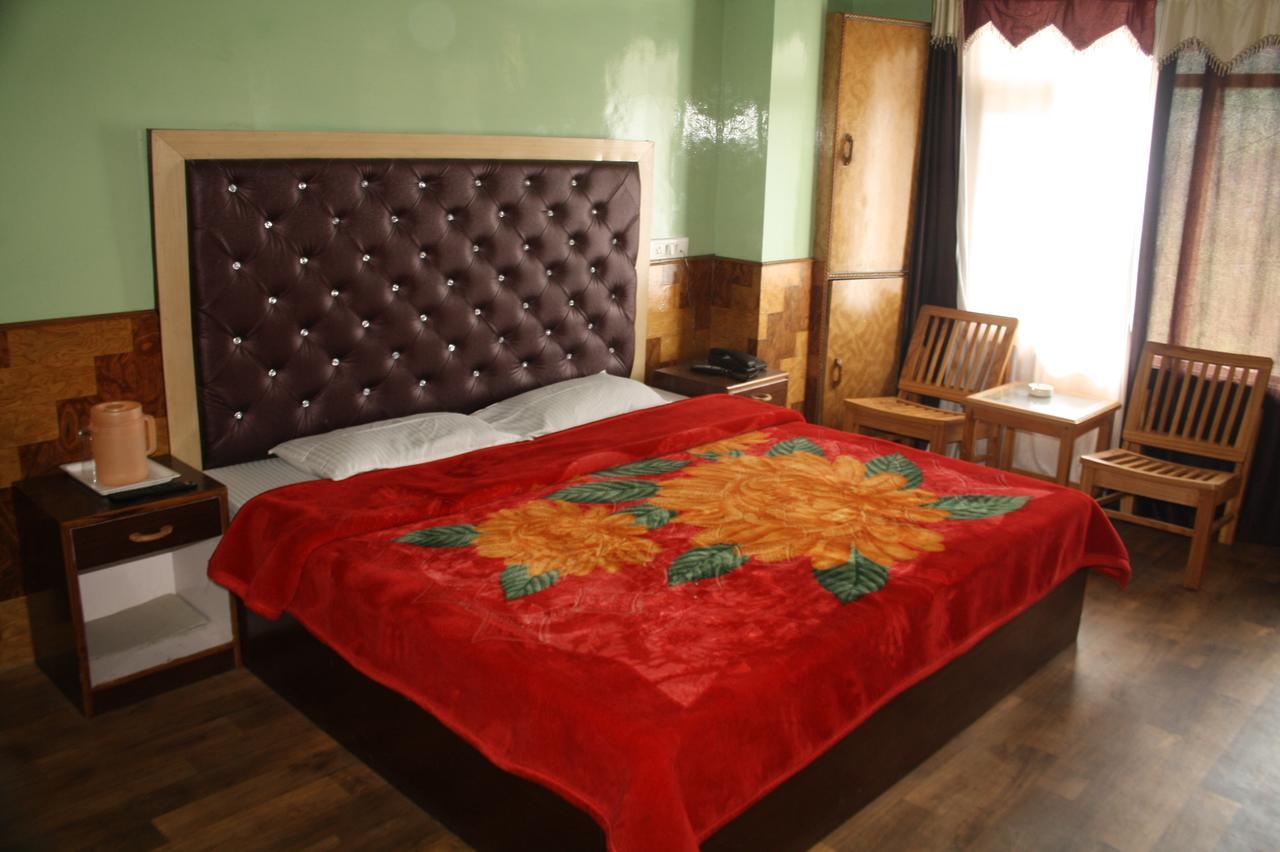Adb Kundan Hotel Manali (Himachal Pradesh)