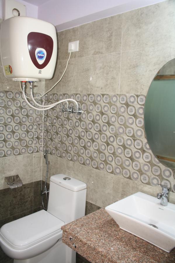 Hotel Adb Kundan Manali (Himachal Pradesh)