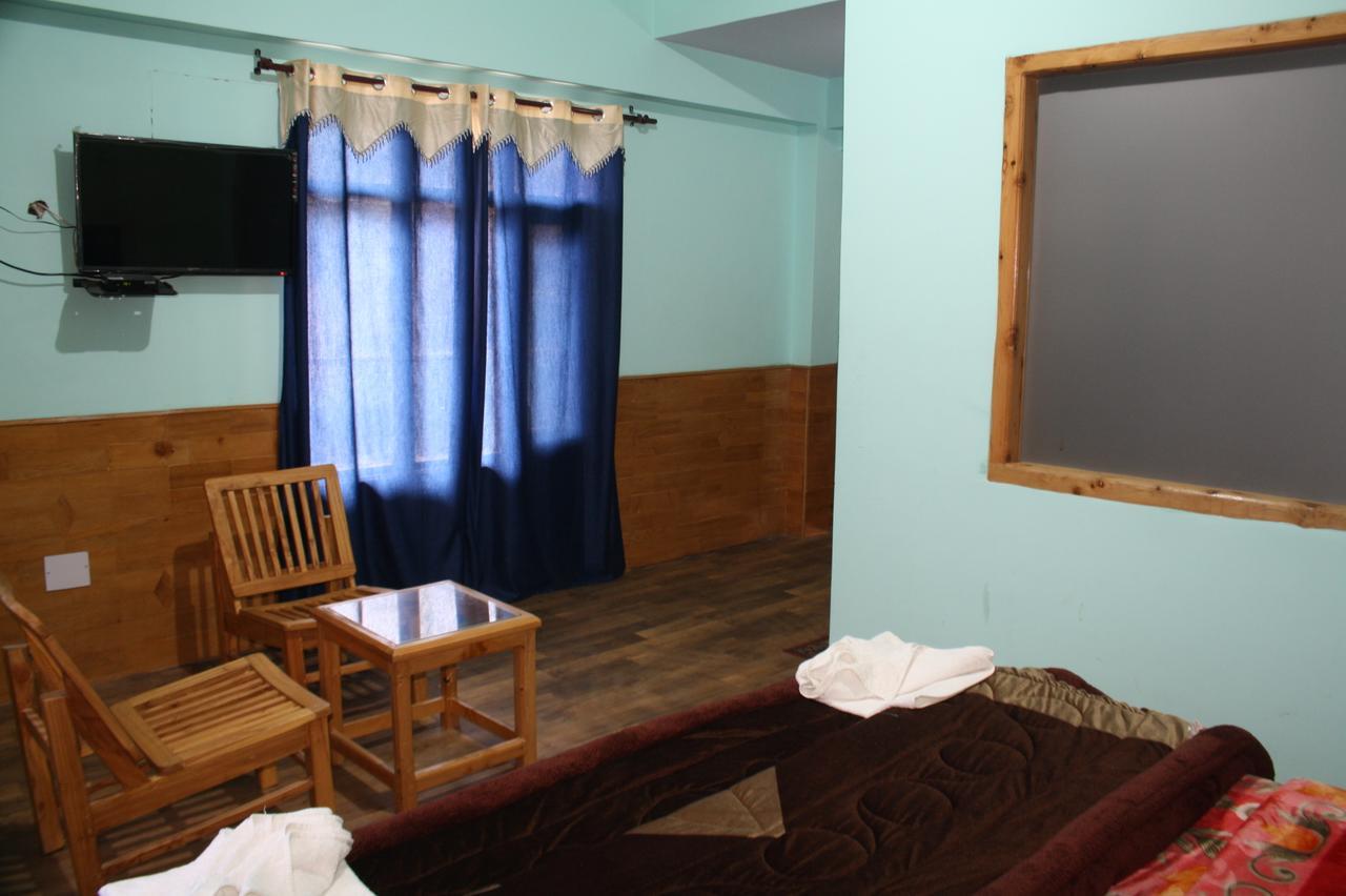 Hotel Adb Kundan Manali (Himachal Pradesh)