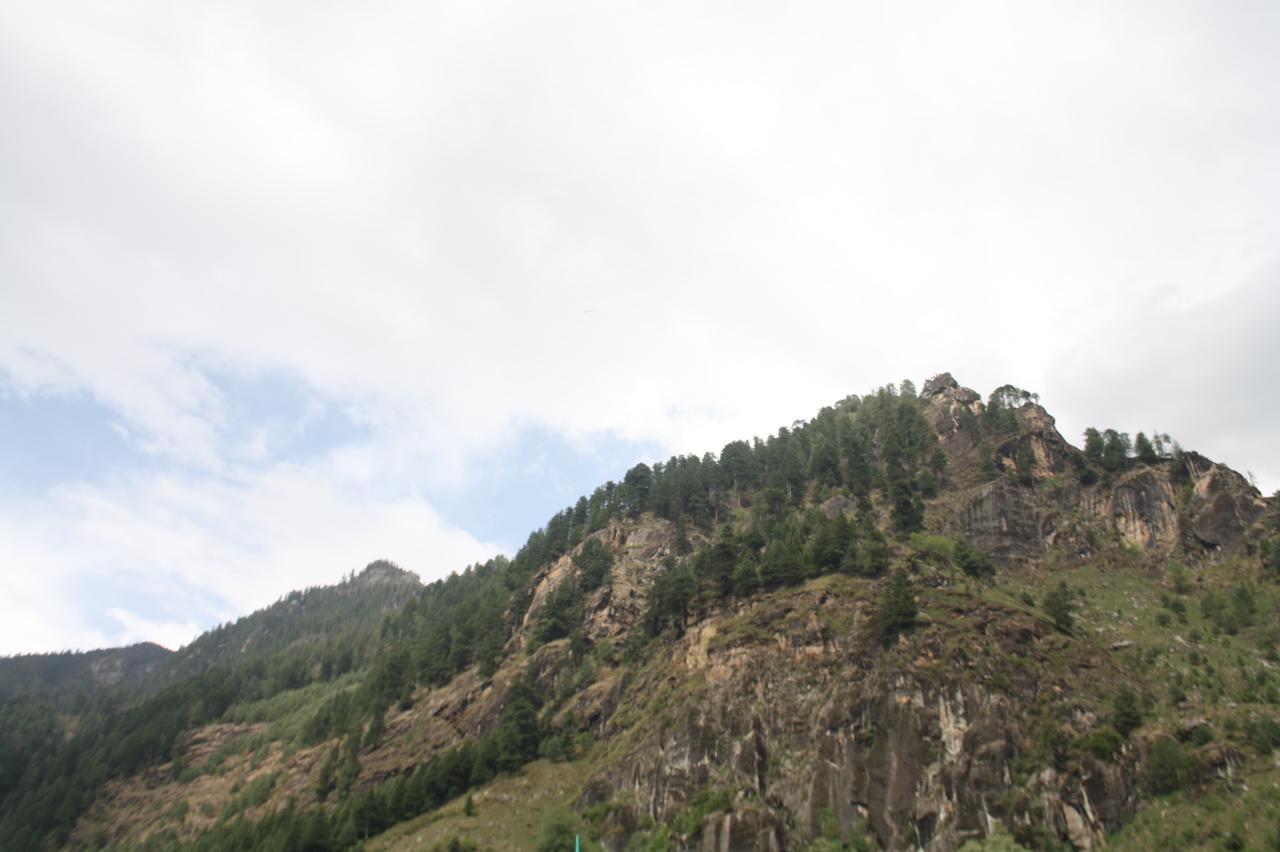 Adb Kundan Hotel Manali (Himachal Pradesh)