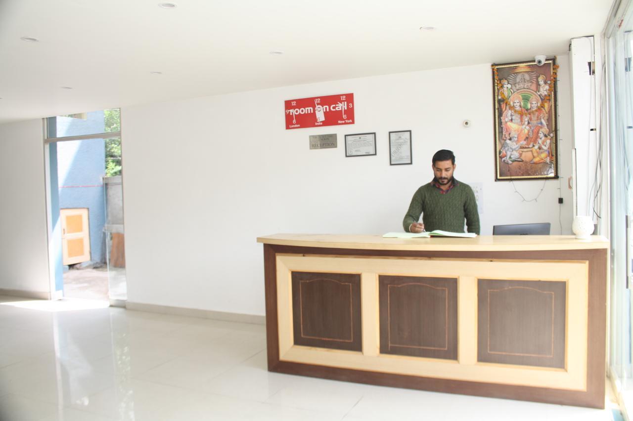Adb Kundan Hotel *