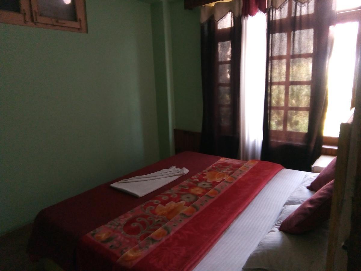 Adb Kundan Hotel