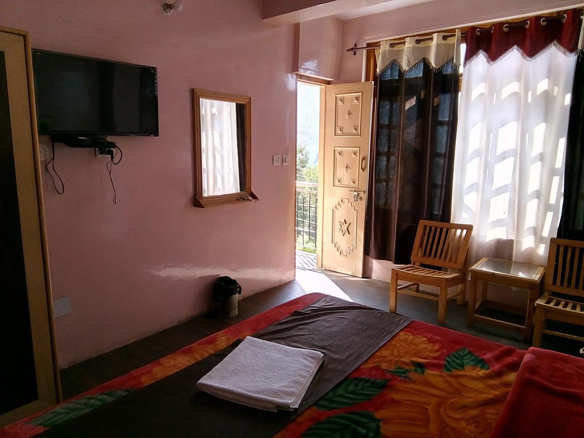 Adb Kundan Hotel Manali (Himachal Pradesh)