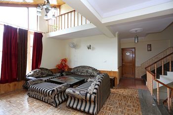 Oyo 7008 Astha Hotel 3*