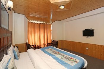Hotel Oyo 7008 Astha 3*
