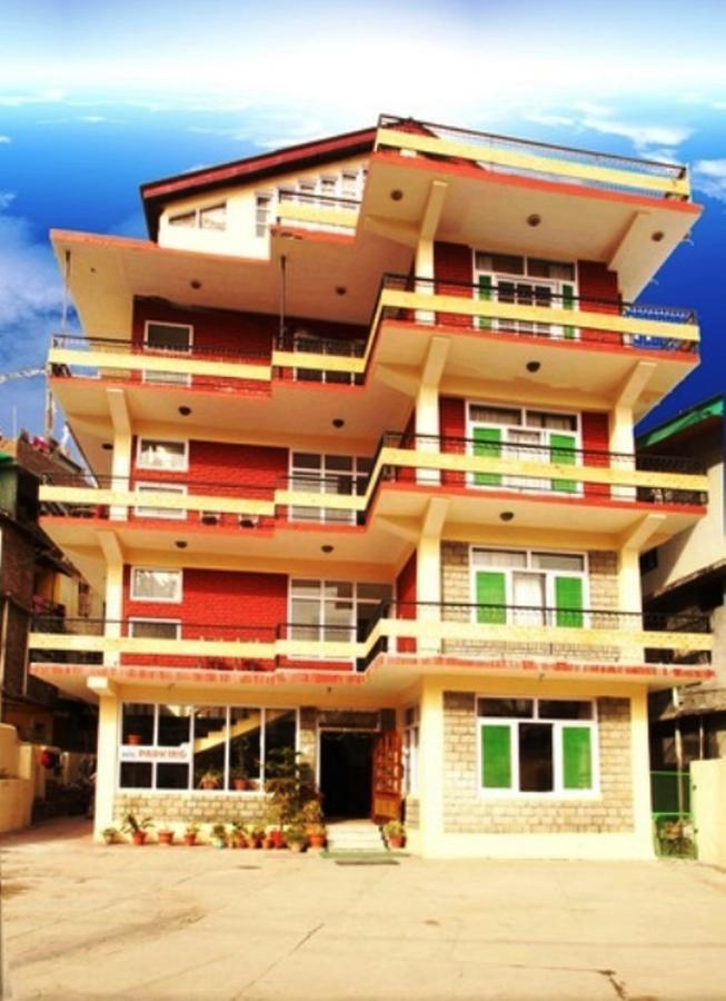 Himgiri Hotel 2*
