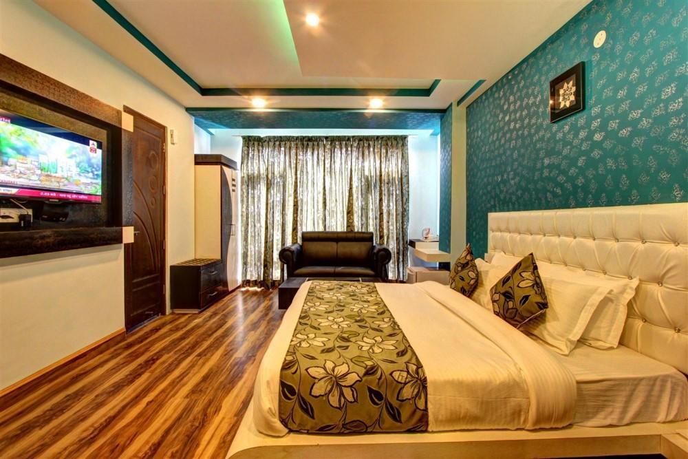 The Moniker & 4* Manali (Himachal Pradesh)