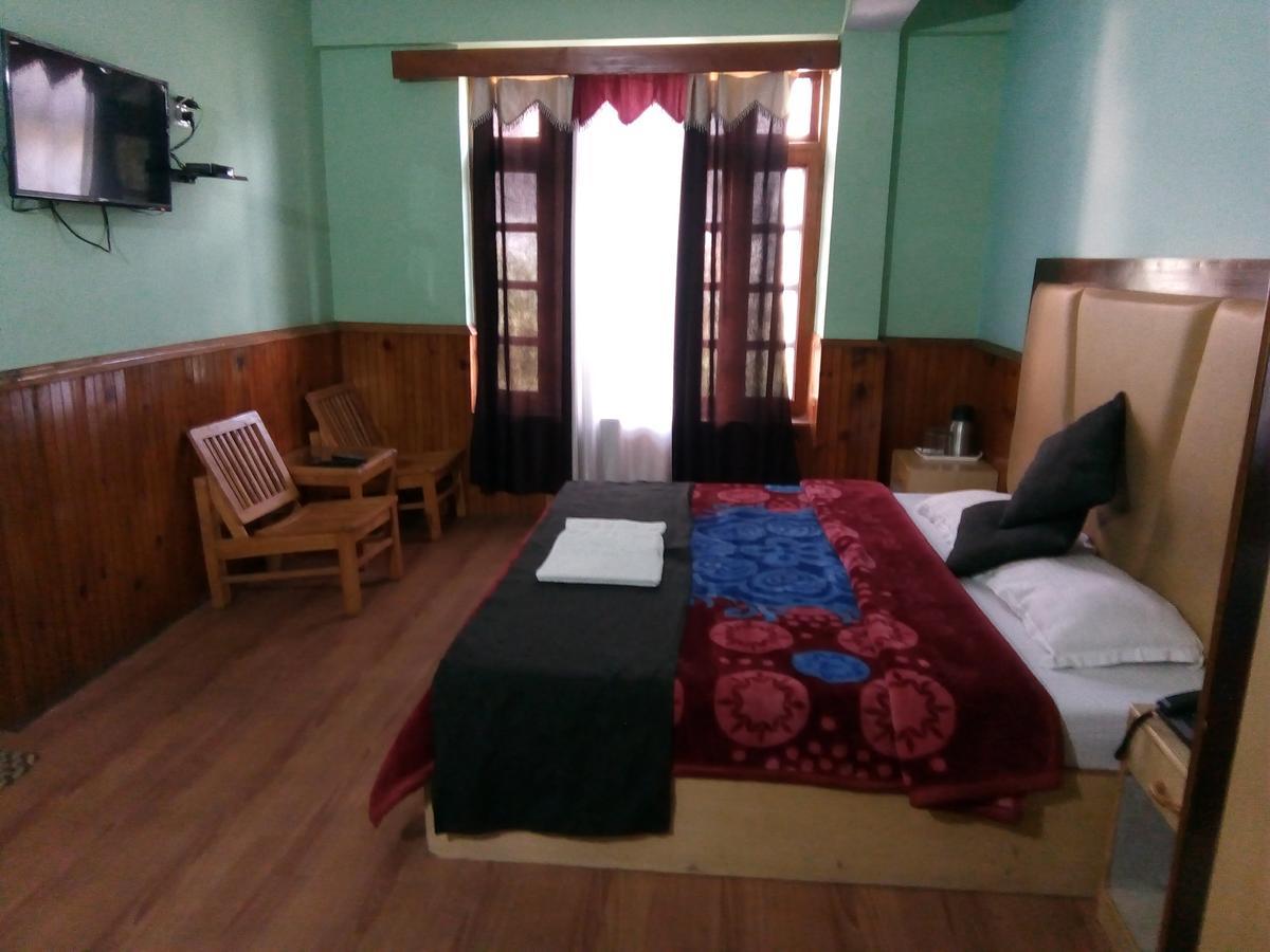 Adb Kundan Hotel Manali (Himachal Pradesh)