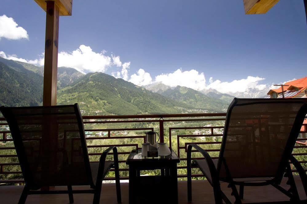 Hotel Oyo 1837 Hotel Golden Meadows 3*