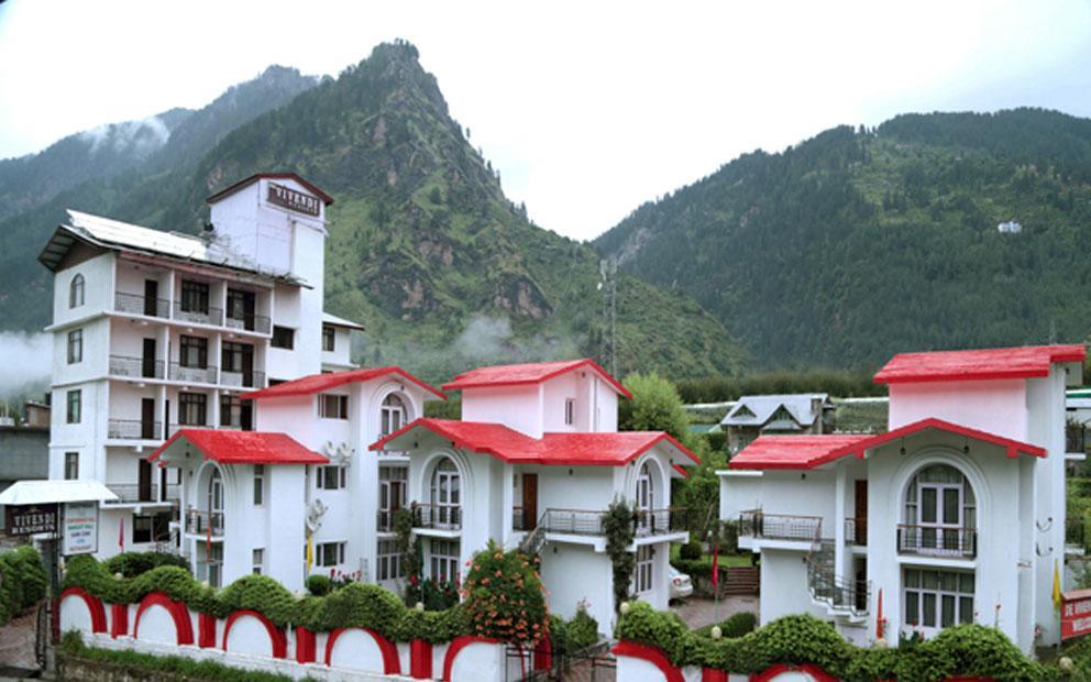 De Vivendi With 35000 Sqft Open Lawn With Bbq Resort