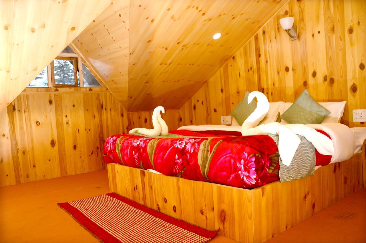 Hotel Rajhans Manali (Himachal Pradesh)