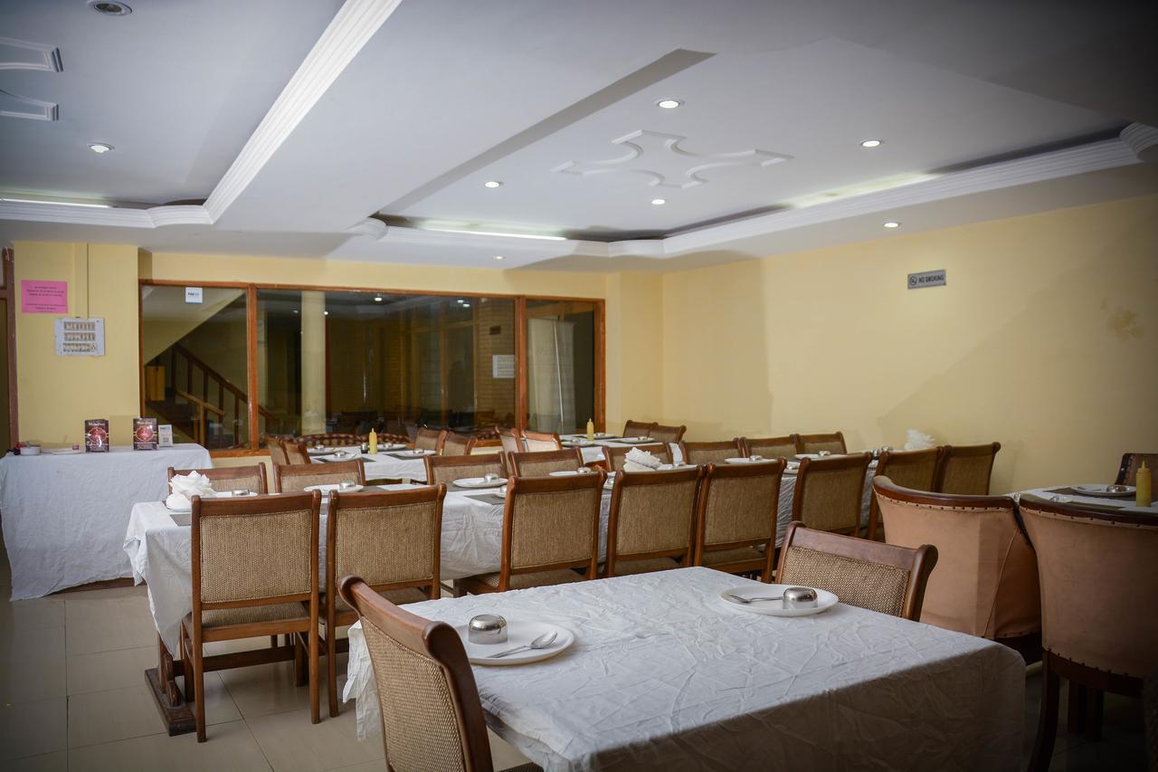 Hotel Rajhans 3*