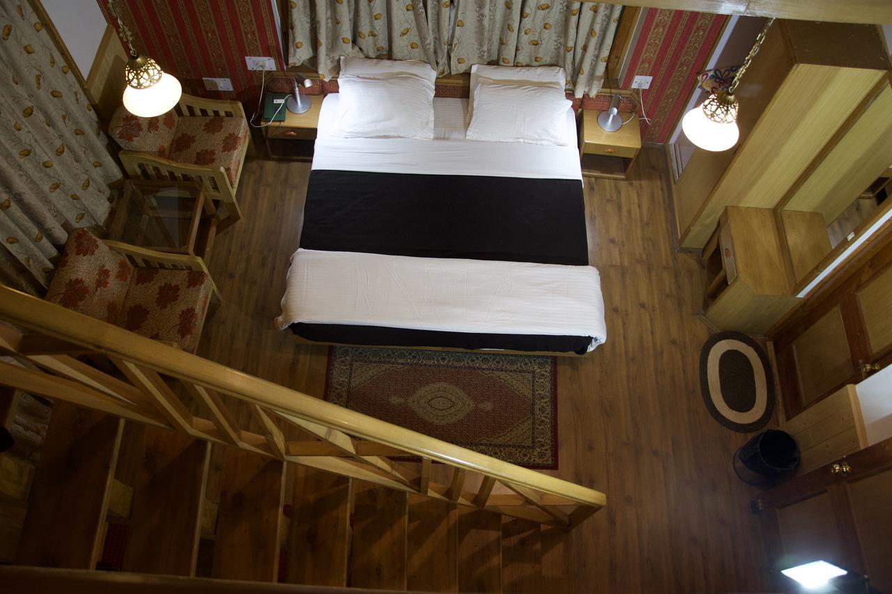 Wood Valley Cottages Hotel Manali (Himachal Pradesh)