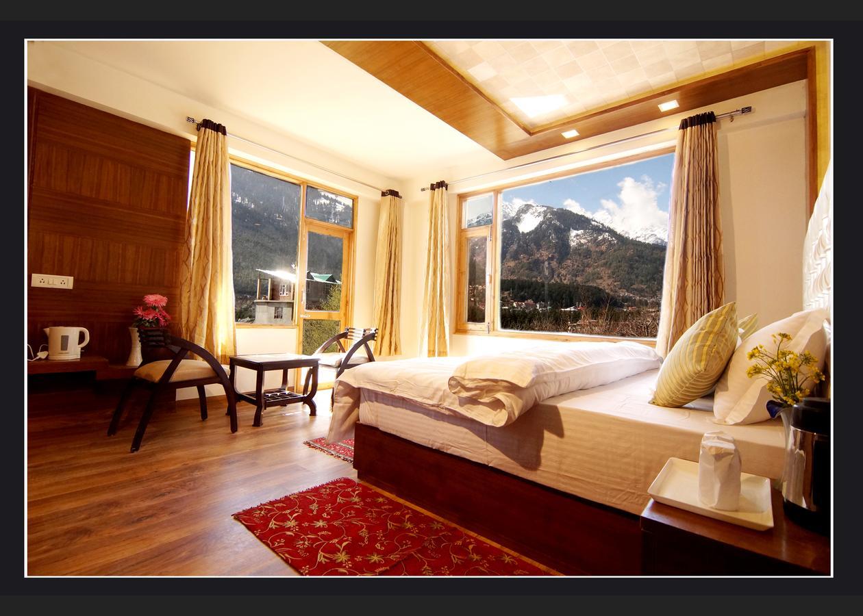 Pristine Hotel 3*