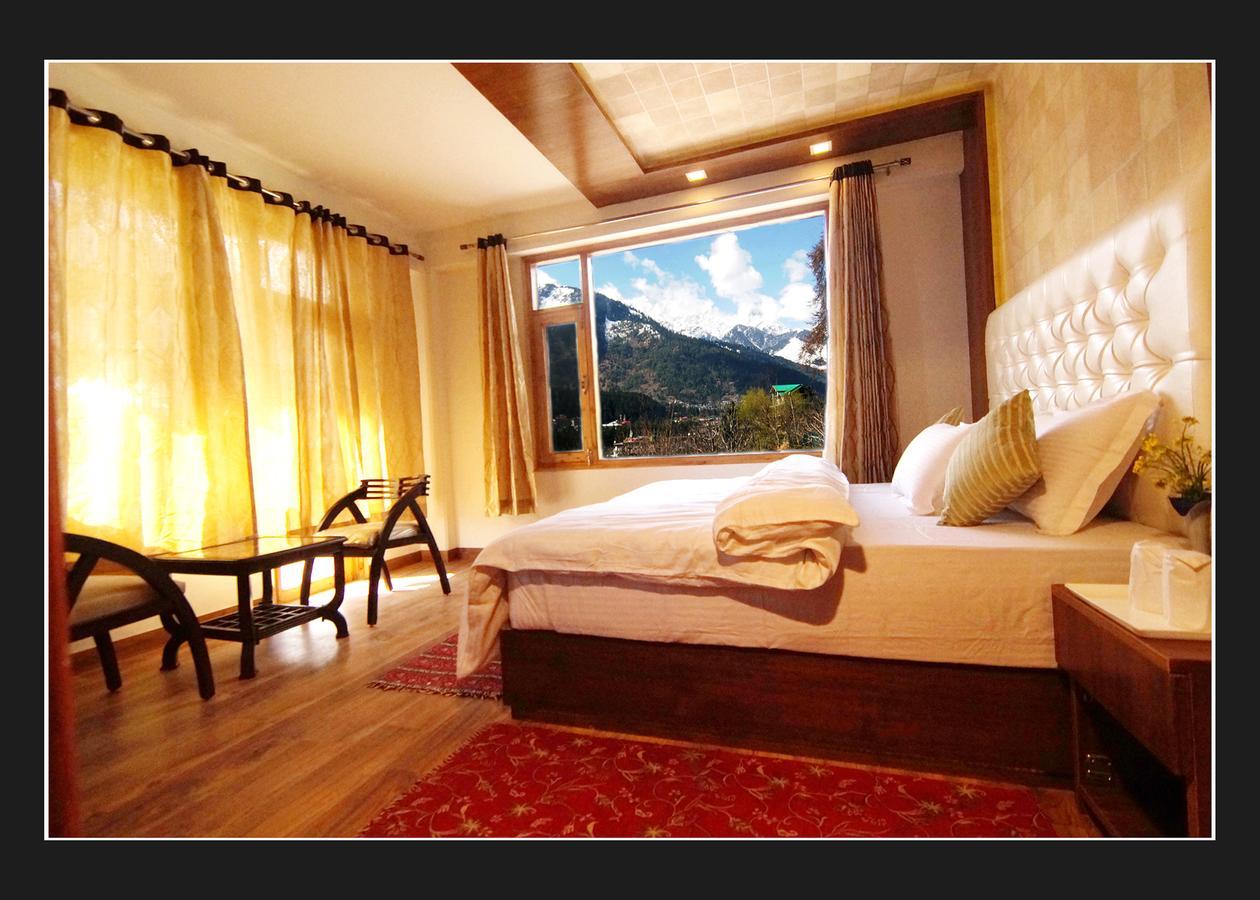 Pristine Hotel 3*