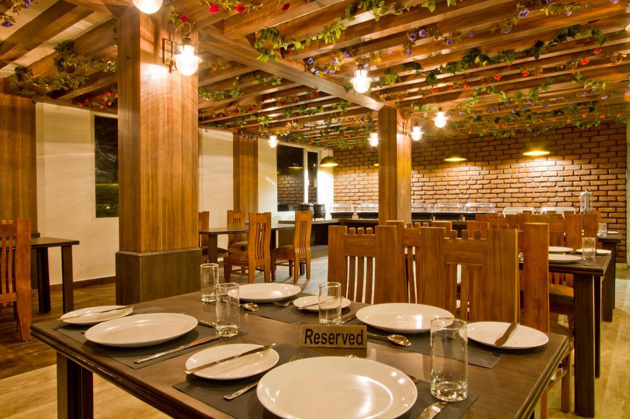 Hotel Avishi Greens 3*