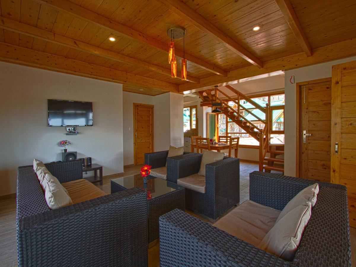 Bed & Breakfast Oyo 8648 Kyipo Khang