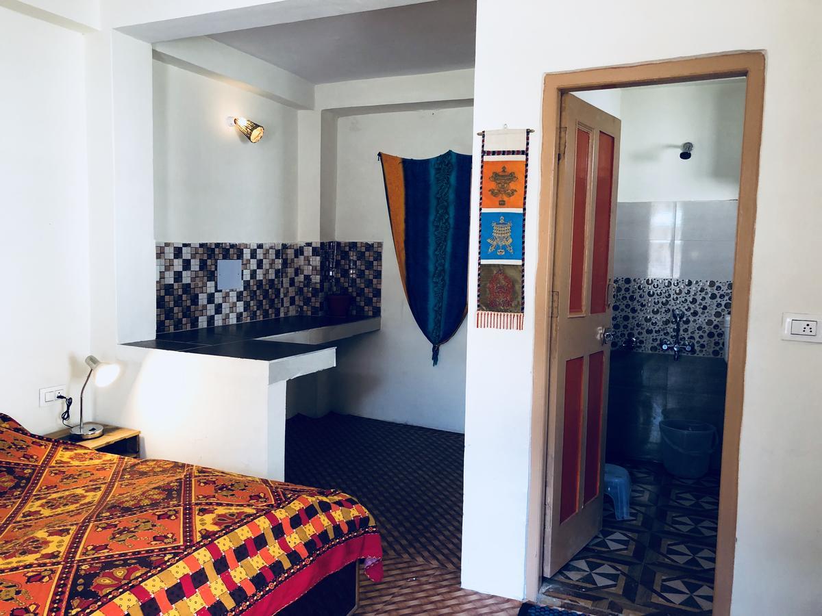 Hostel The Crazy Indian Pad *