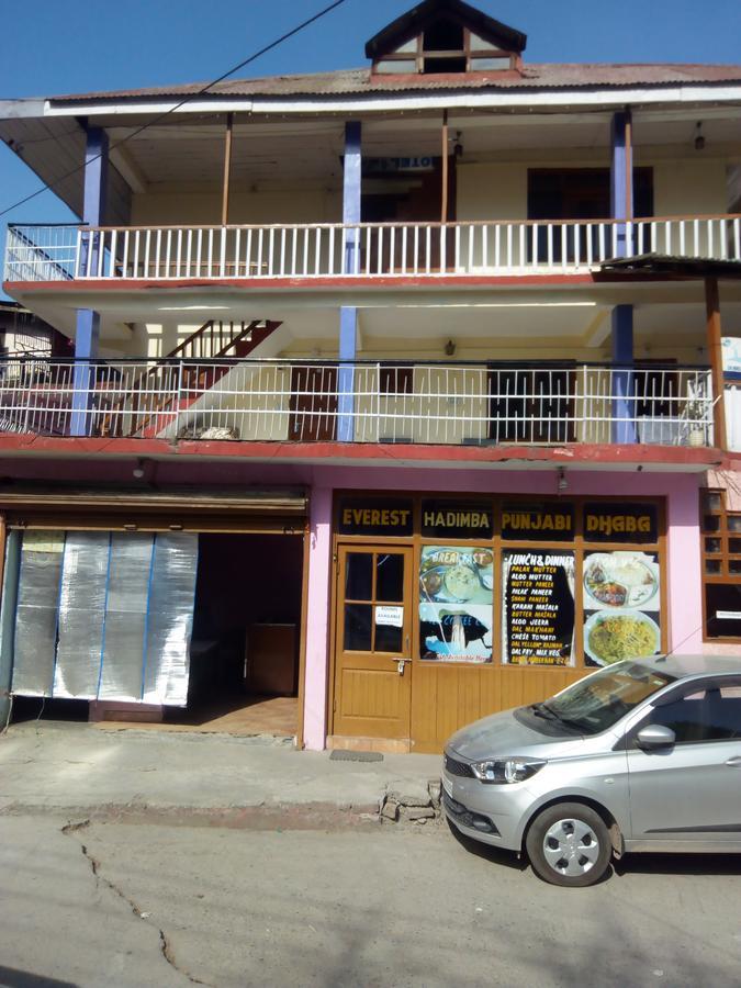 Hotel Everest *
