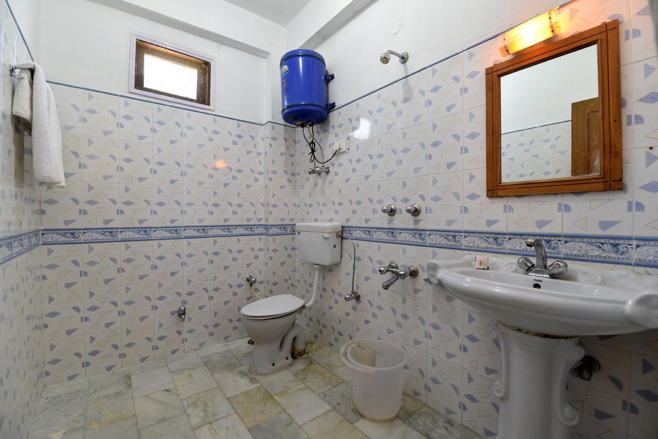 Hotel Oyo 12506 Zara And 3*