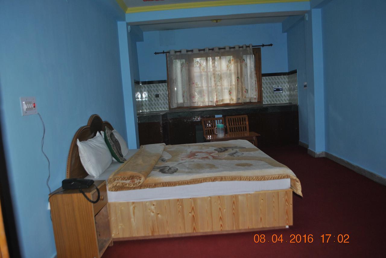 Suraj Hotel Manali (Himachal Pradesh)