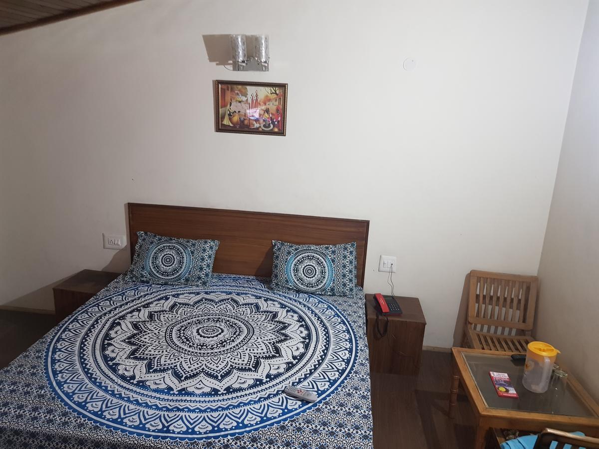 Janghu And Restuarant Manali (Himachal Pradesh)