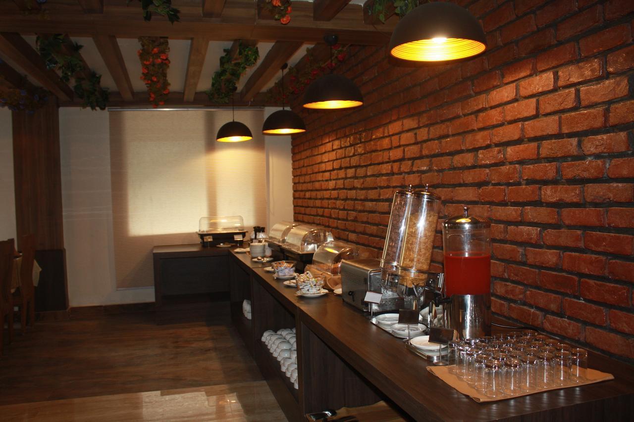 Avishi Greens Hotel 3*