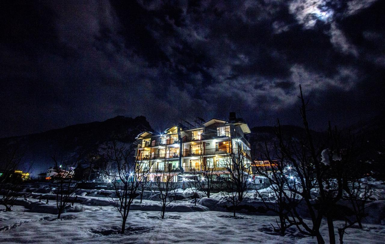 Mountain Face By Snow Manali (Himachal Pradesh)