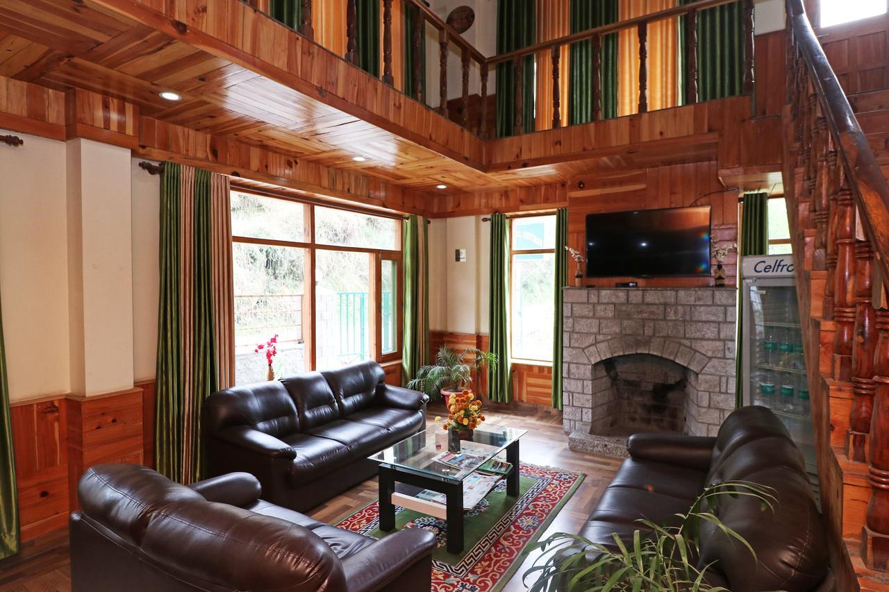 Oyo 13715 Exotic River View Naggar Road Apartment