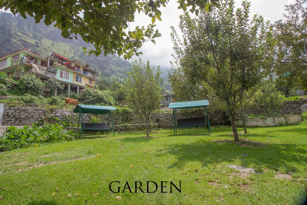 Neha Palace Hotel Manali (Himachal Pradesh)