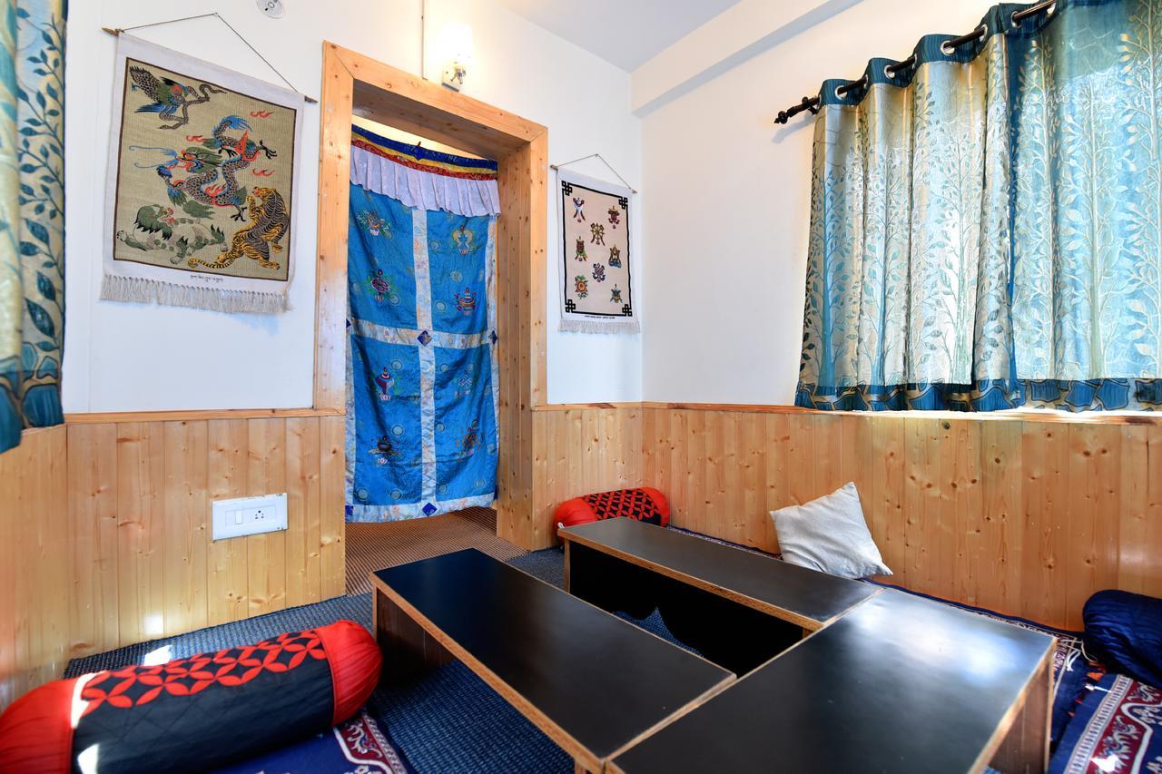 Oyo 13337 Valley View 2bhk Naggar Road * Manali (Himachal Pradesh)