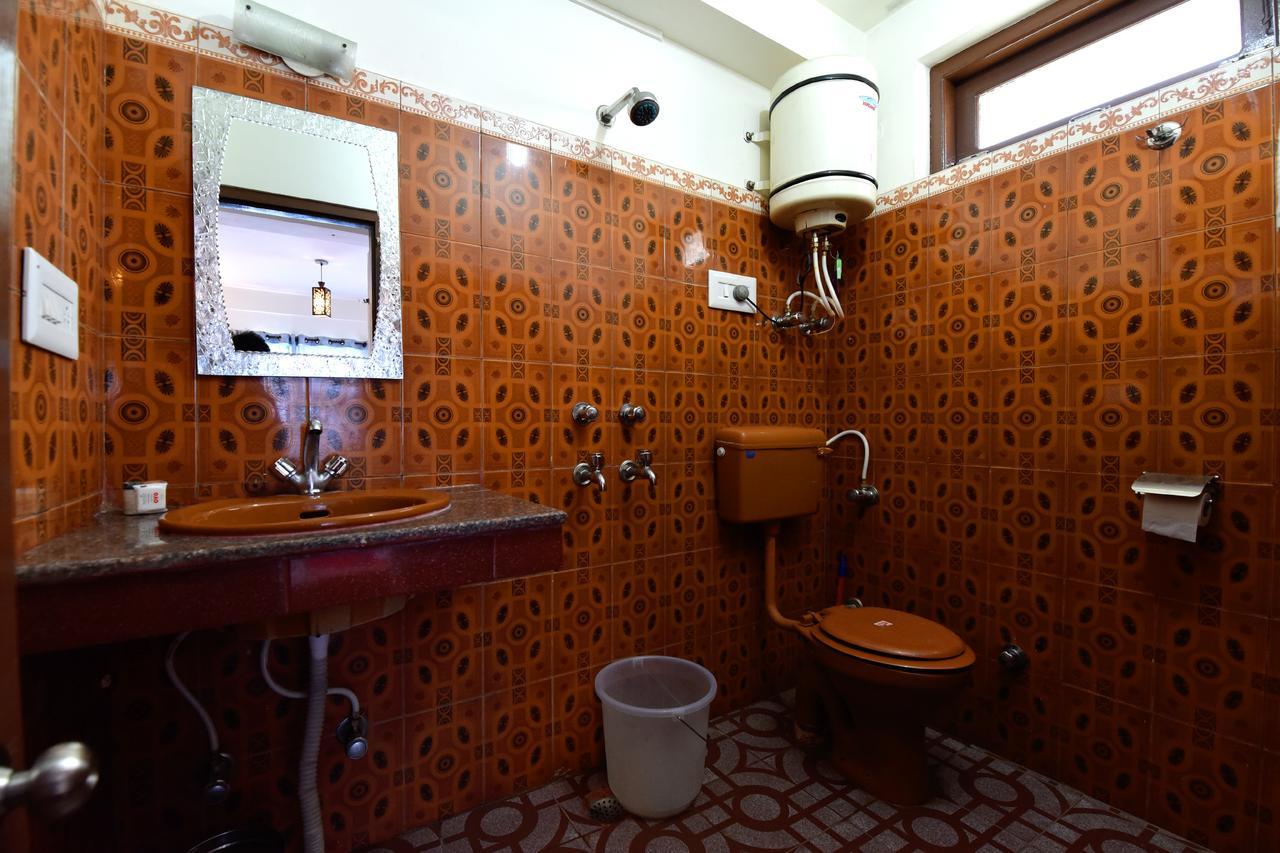 Apartment Oyo 13337 Valley View 2bhk Naggar Road *