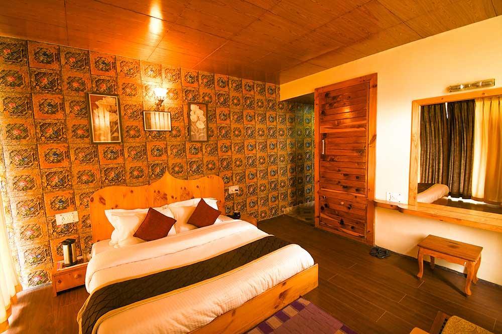 Naina And Cottages Hotel Manali (Himachal Pradesh)