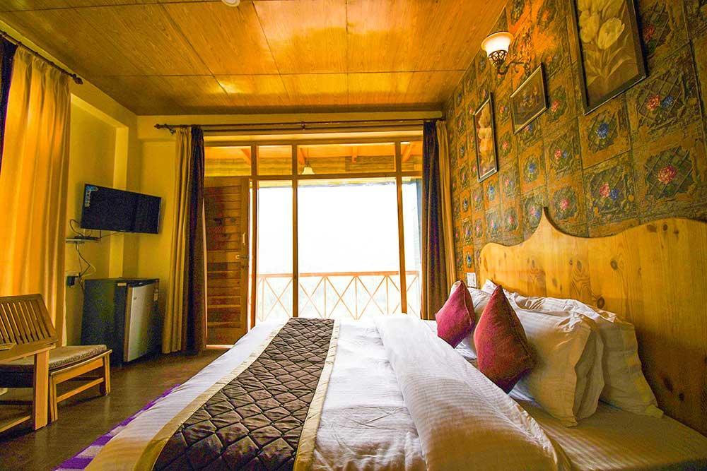 Naina And Cottages Hotel Manali (Himachal Pradesh)