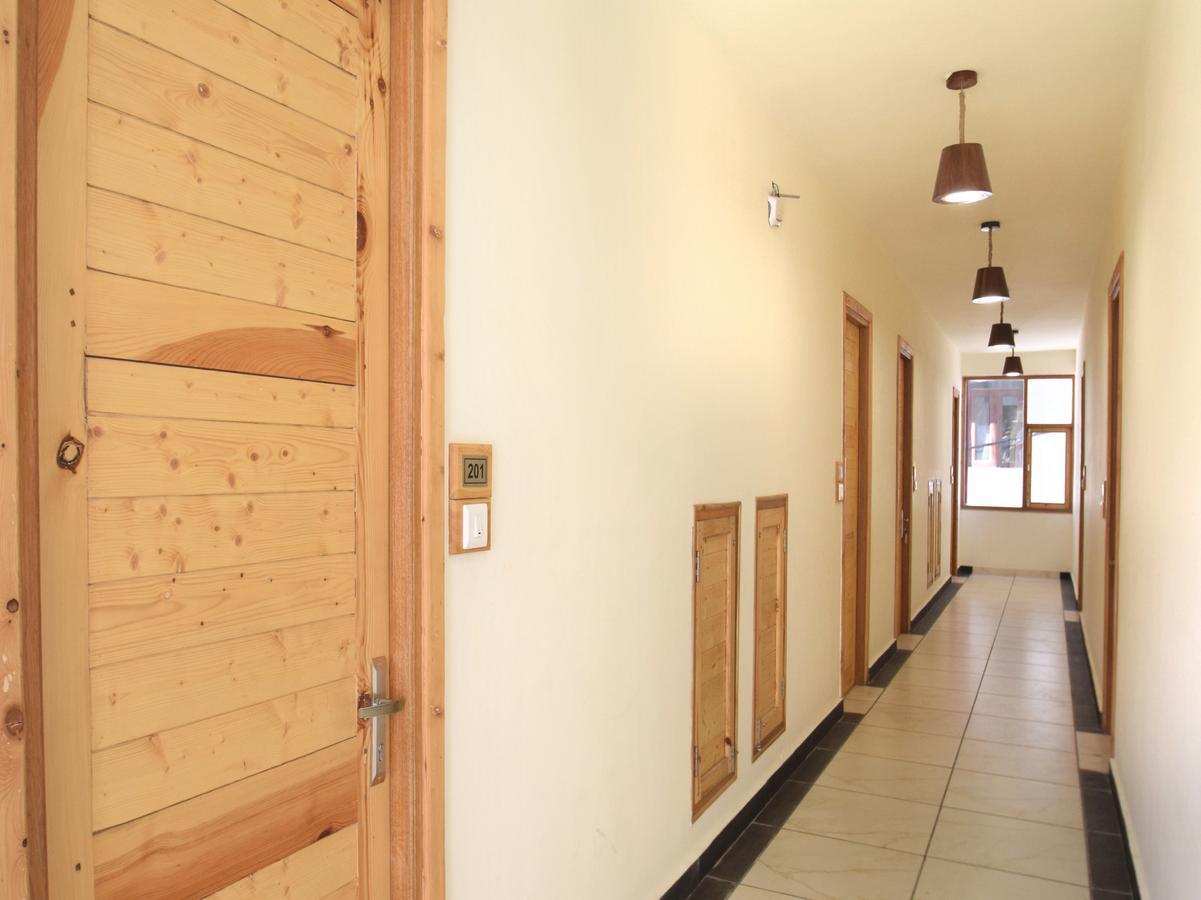 Oyo 10901 The Woodbine Guest house