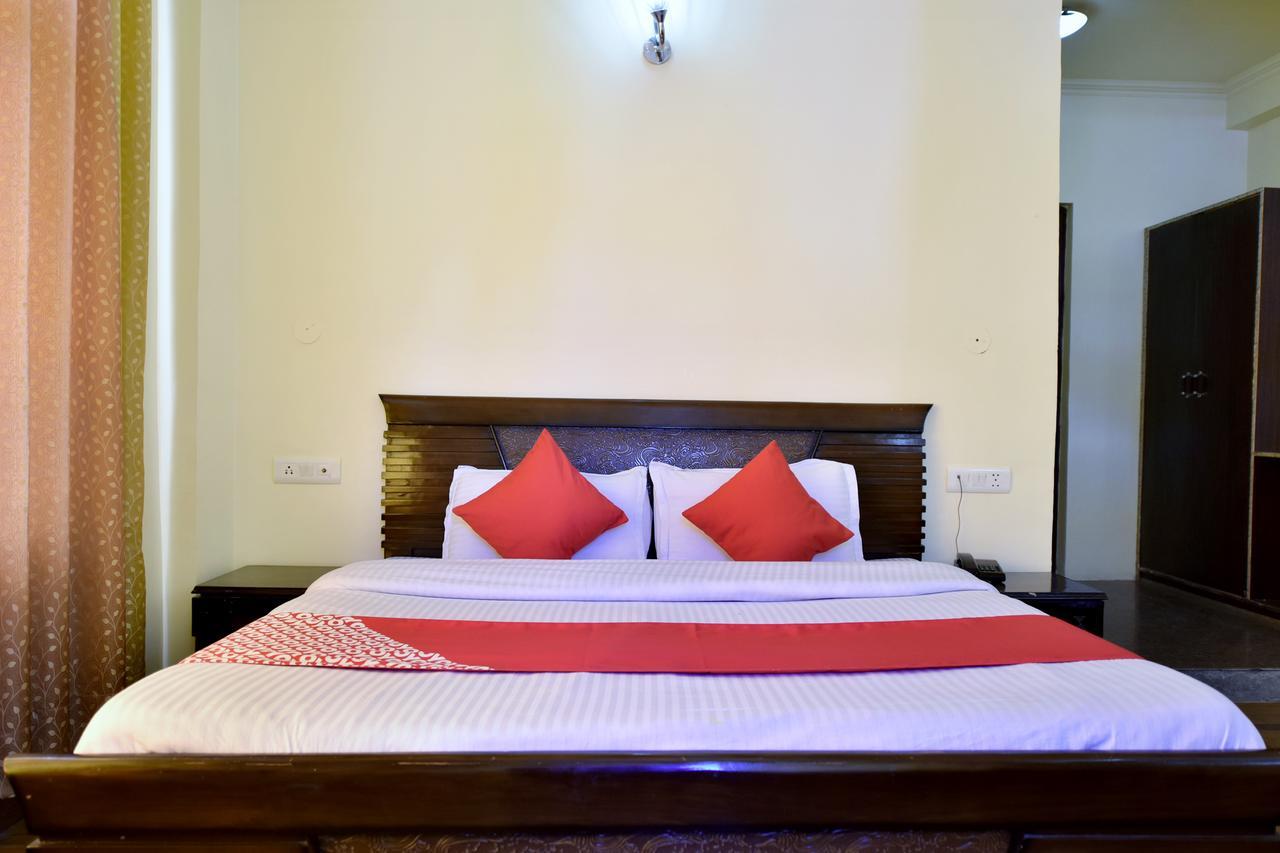Hotel Oyo 11645 Japika 3*