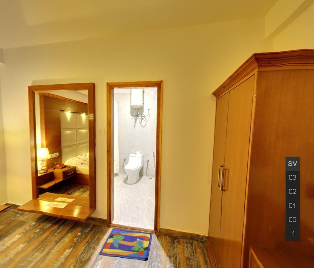 Himalayan Nomad Cottage, ! 2 Bedroom Independent ! Personal Lawn Every ! Parking ! Scenic Mountains View ! Spacious ! Hotel