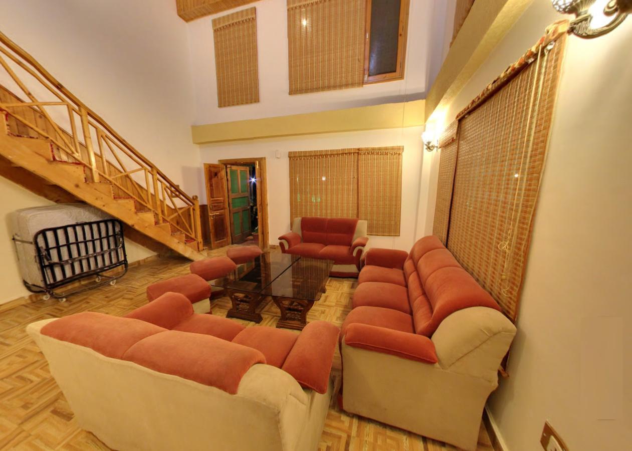 Himalayan Nomad Cottage, ! 2 Bedroom Independent ! Personal Lawn Every ! Parking ! Scenic Mountains View ! Spacious ! Hotel 3*