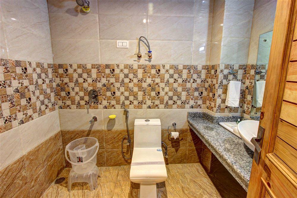Hotel Aamod At Apple Town Manali (Himachal Pradesh)