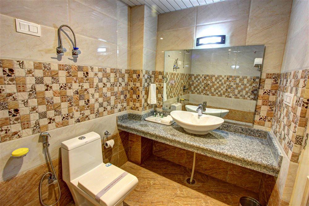 Hotel Aamod At Apple Town Manali (Himachal Pradesh)