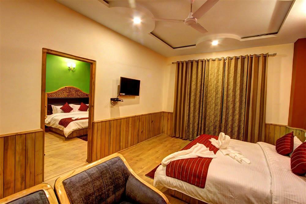 Aamod At Apple Town Hotel Manali (Himachal Pradesh)
