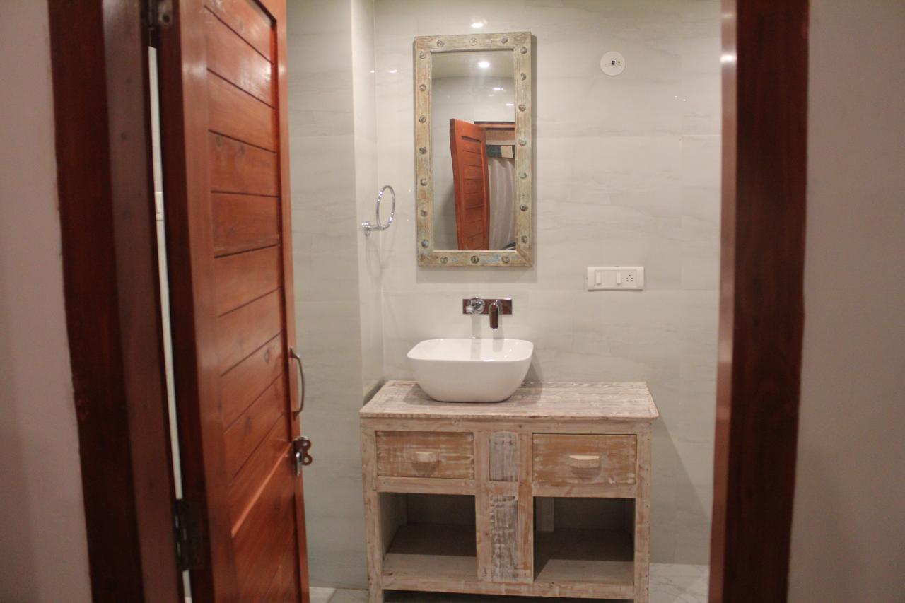 Leela Cottages *
