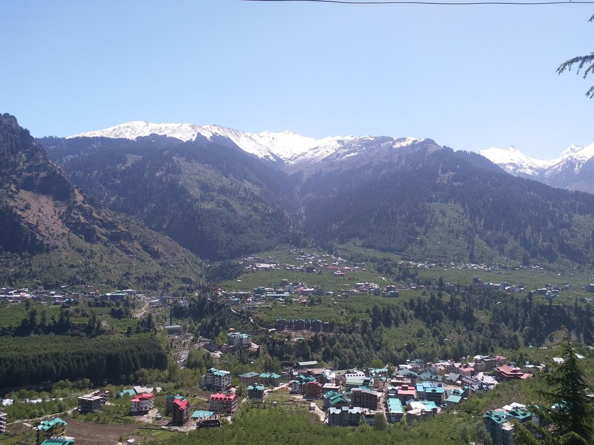 Hotel Seven Hills Manali (Himachal Pradesh)