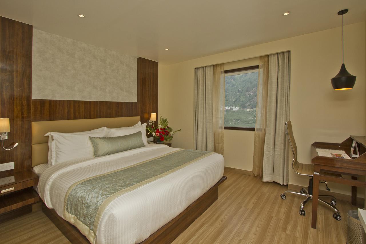Western Himalyan Monal