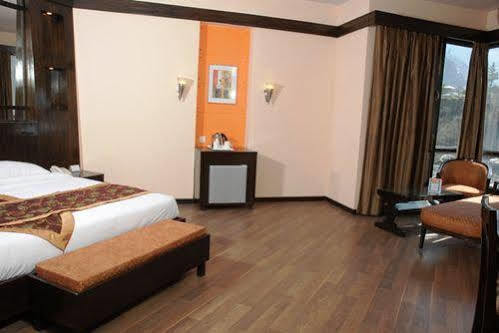 The River Crescent Manali (Himachal Pradesh)