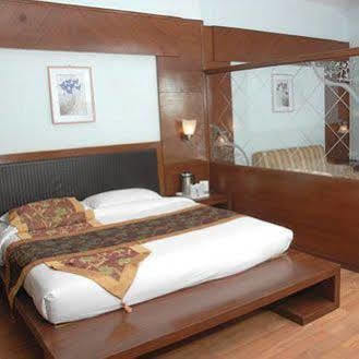 The River Crescent Hotel