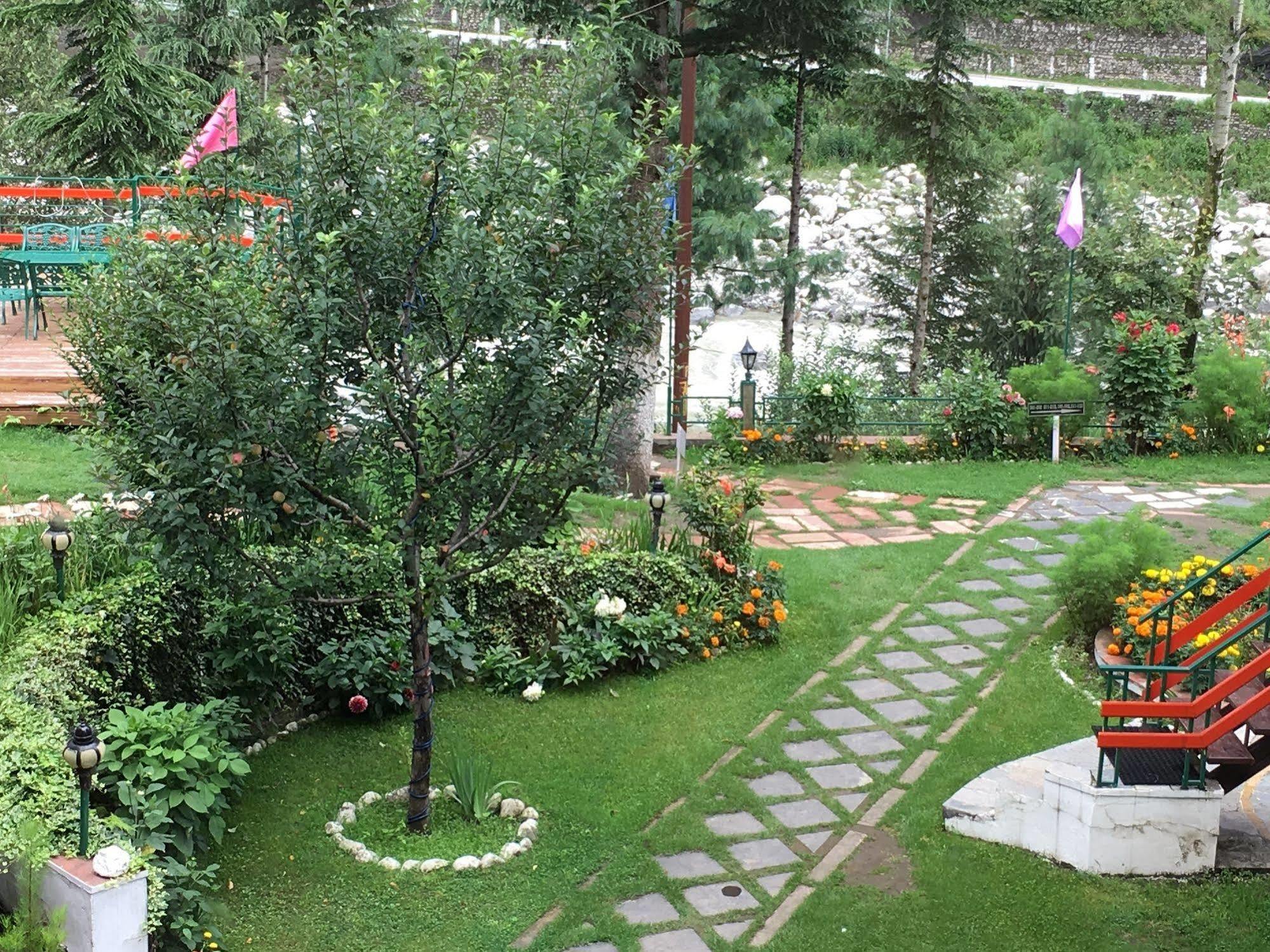 The Highland Park 3* Manali (Himachal Pradesh)