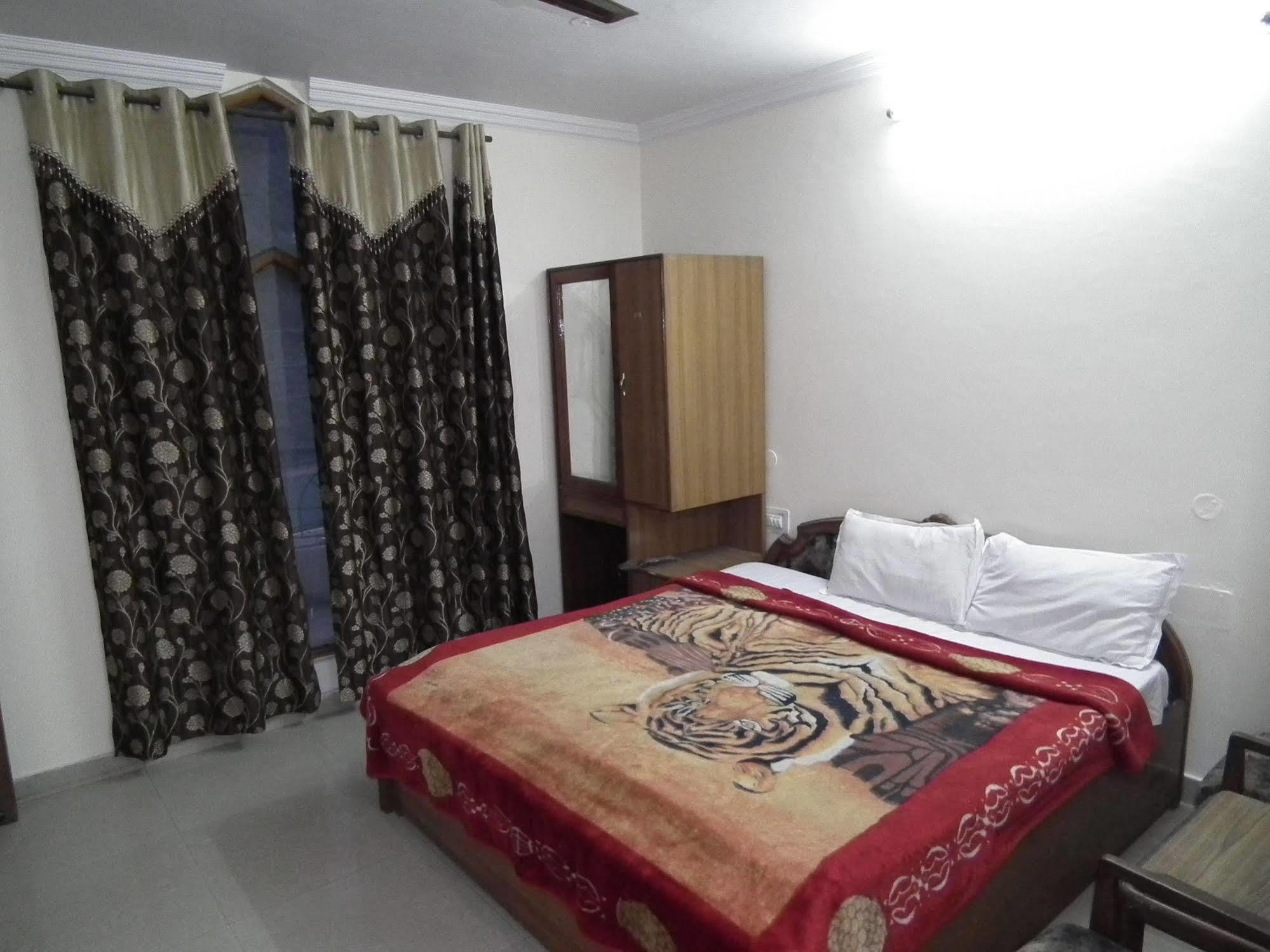 Hotel Crystal 3*