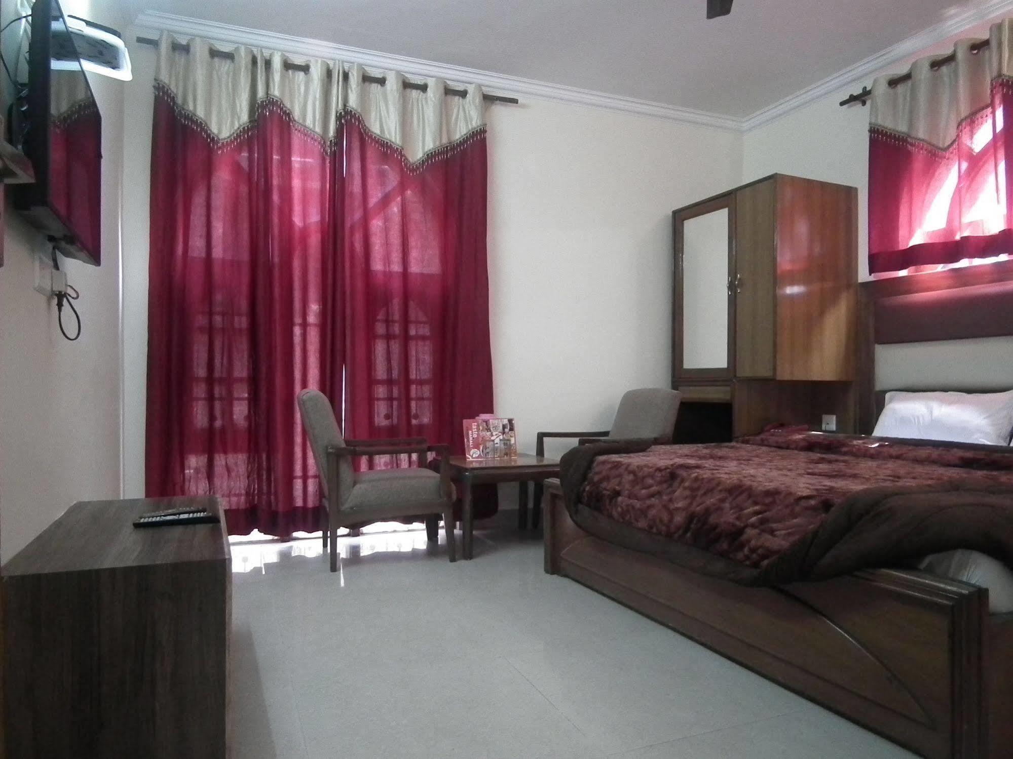 Hotel Crystal 3*