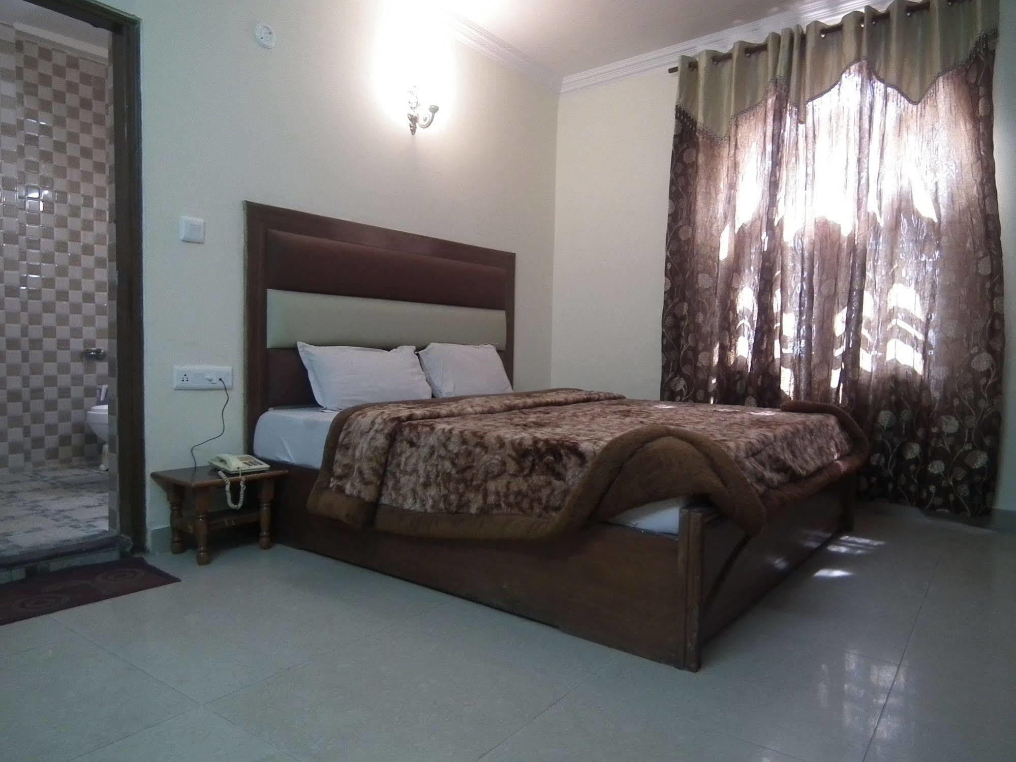 Crystal 3* Manali (Himachal Pradesh)